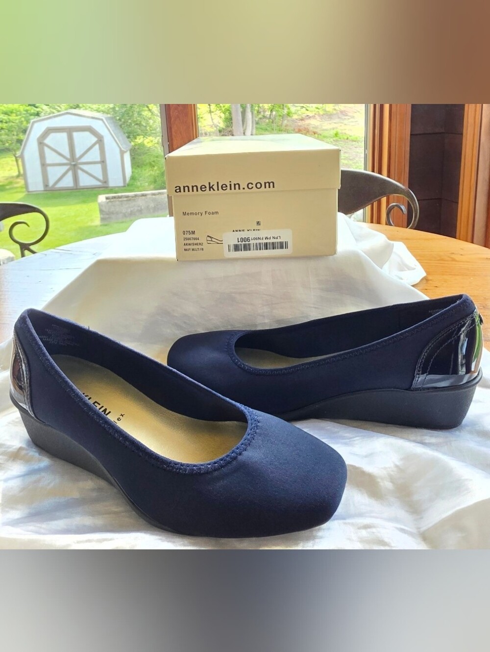 🔥NWT Anne Klein Navy Wedge with Patent Heel Detail Size 7.5 M
